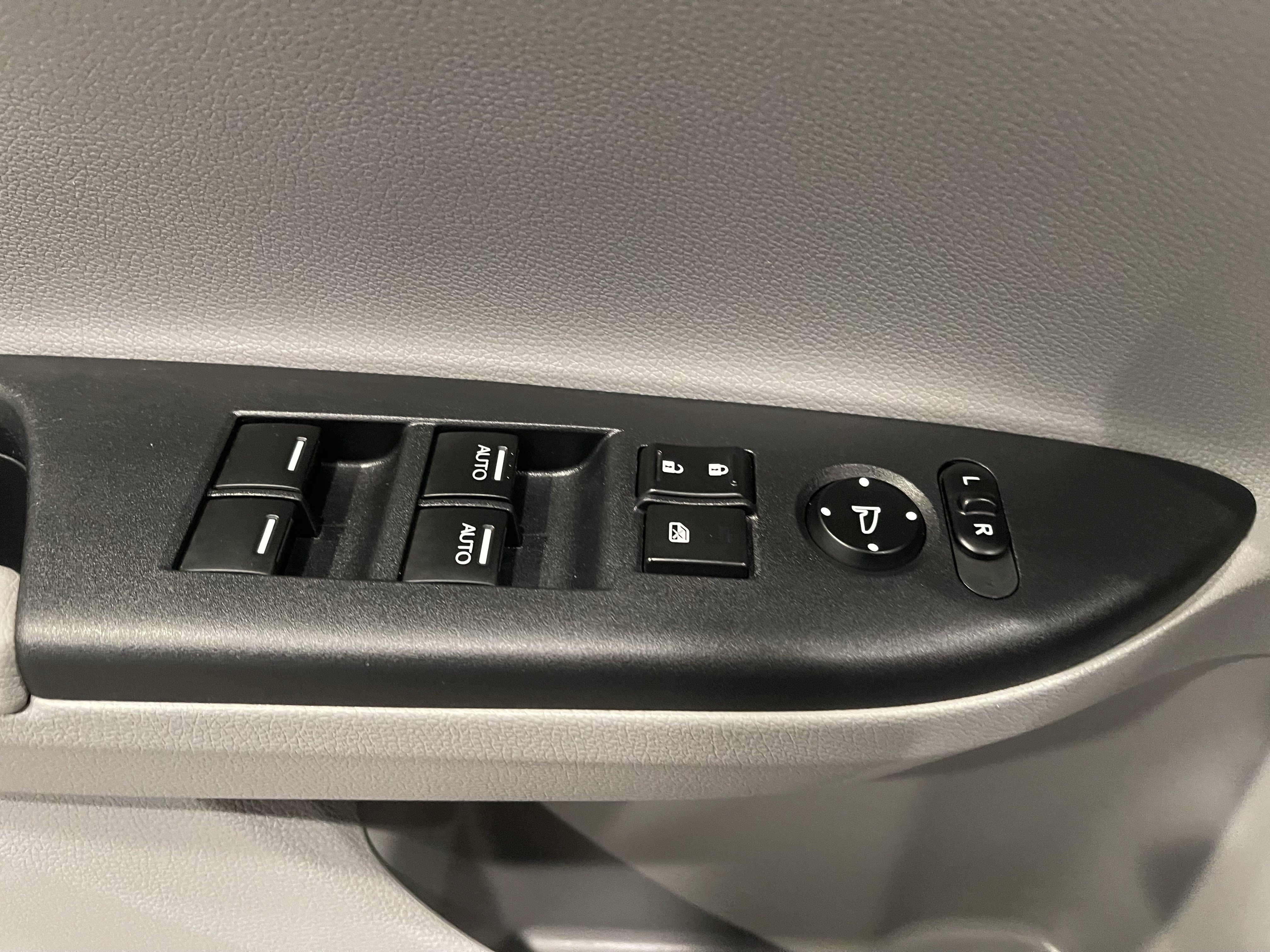 Used 2017 Honda Accord Touring image 11