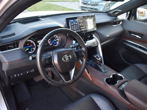Used 2021 Toyota Venza Limited image 20