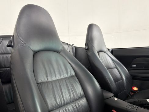 Used 2004 Porsche 911 Carrera RWD image 15