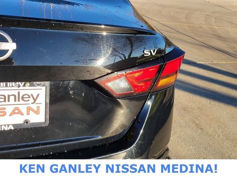 Used 2023 Nissan Altima 2.5 SV image 15