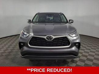 Used 2023 Toyota Highlander XLE FWD video 2