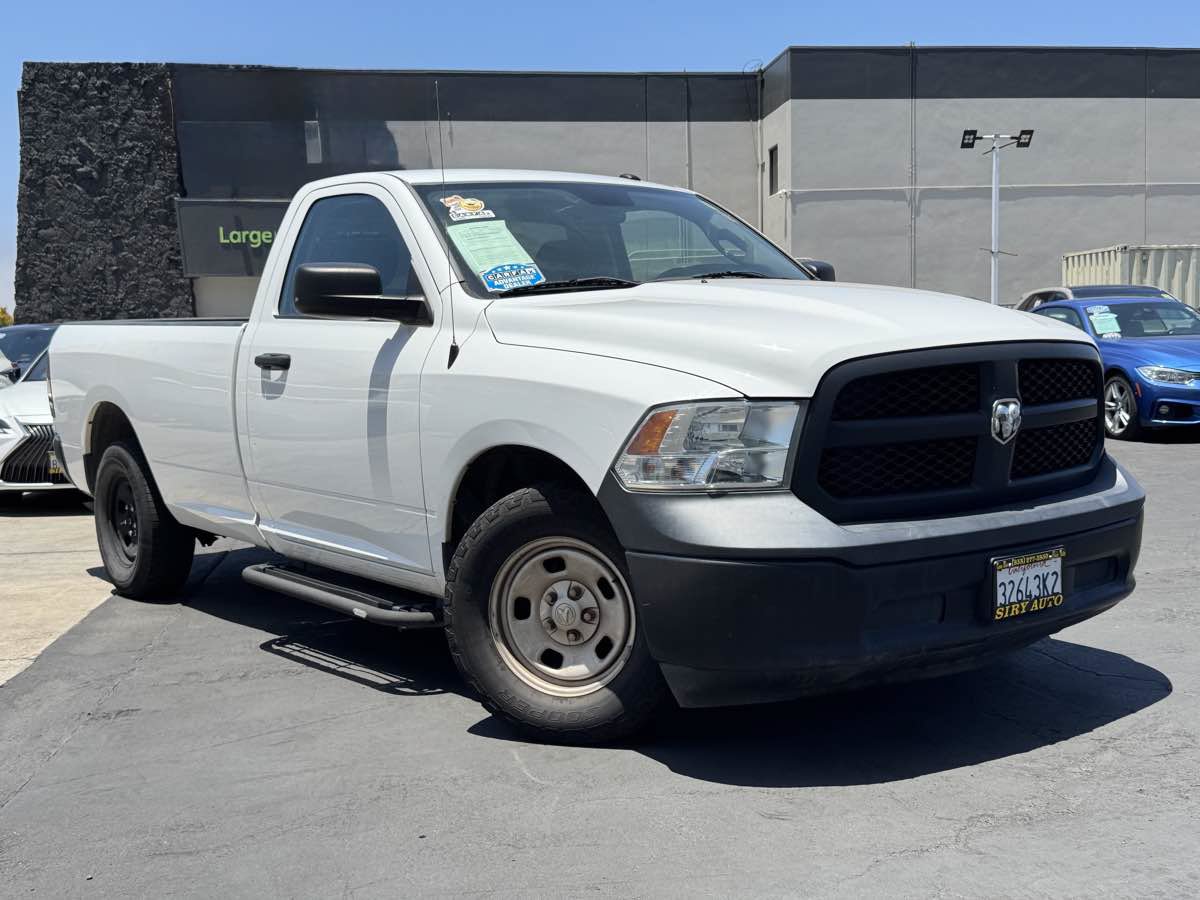 Used 2018 RAM 1500 Express RWD image 2