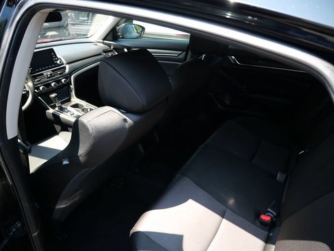 Used 2018 Honda Accord LX image 18