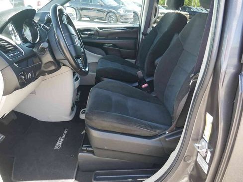 Used 2016 Dodge Grand Caravan SE FWD image 23