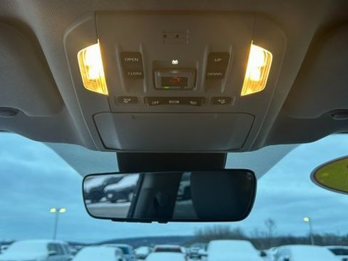 Used 2023 Toyota Highlander Limited image 27