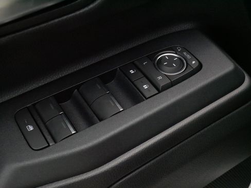 Used 2025 Toyota Land Cruiser image 19