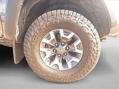 Used 2021 Toyota Tacoma TRD Off-Road image 20