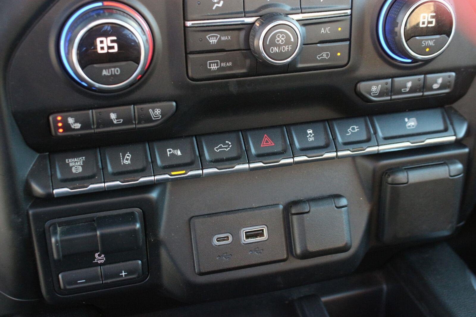 Used 2021 Chevrolet Silverado 2500 High Country AWD/4WD image 29
