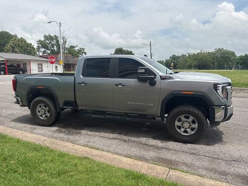 Used 2024 GMC Sierra 2500 Pro w/ Convenience Package AWD/4WD image 8