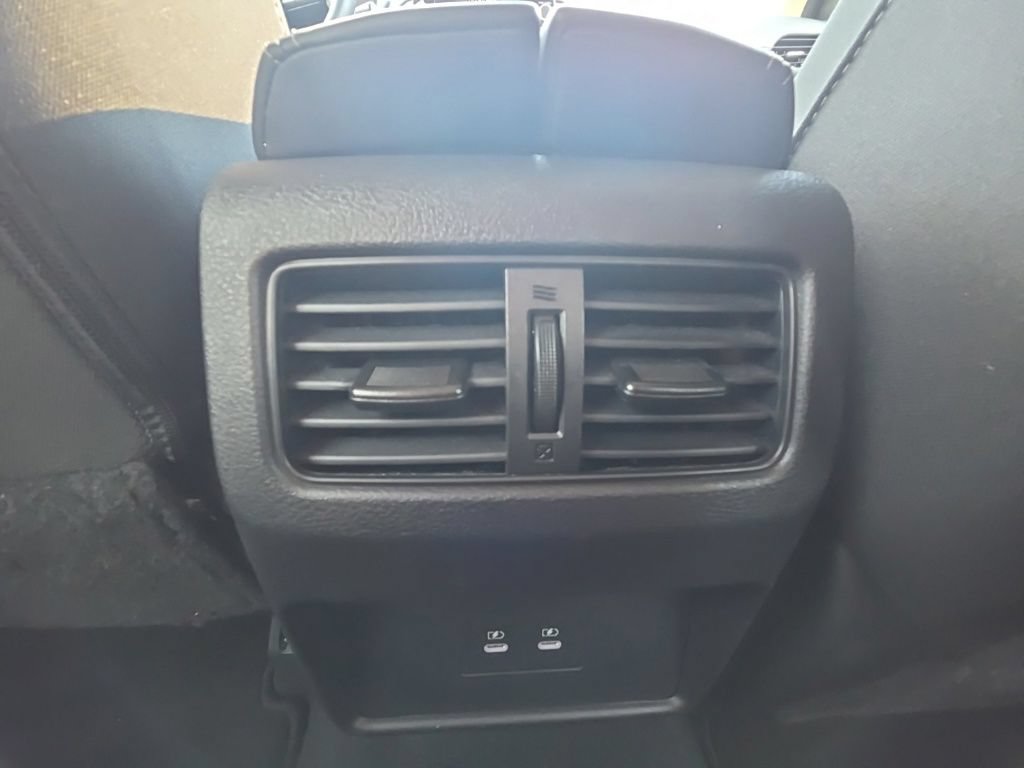 Used 2025 Nissan Rogue SV FWD image 19