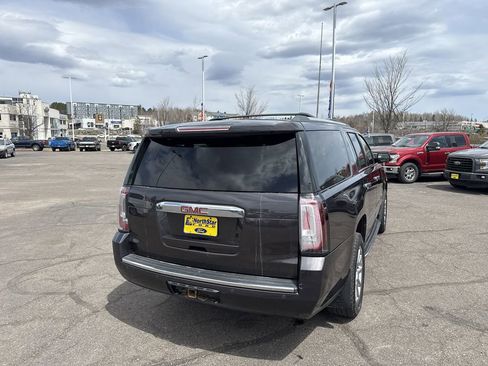 Used 2017 GMC Yukon XL Denali w/ Open Road Package AWD/4WD image 6