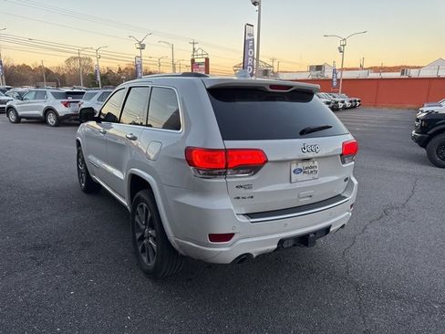 Used 2017 Jeep Grand Cherokee Overland image 5