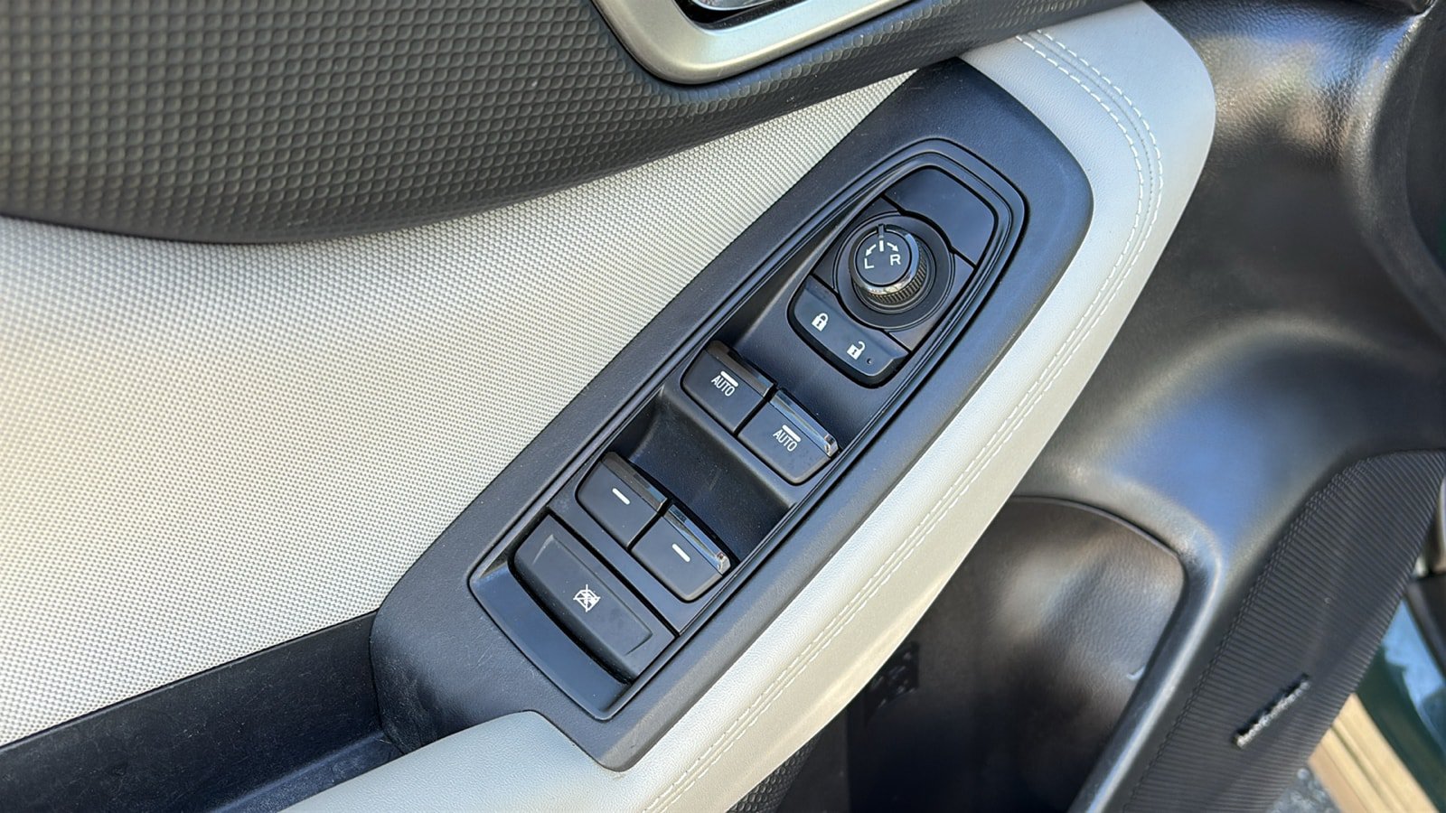 Used 2023 Subaru Forester Premium AWD/4WD image 9