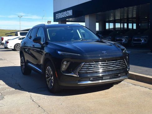 New 2025 Buick Envision Preferred image 2