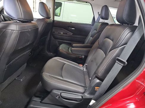 Certified 2024 Nissan Pathfinder SL w/ SL Premium Package image 4