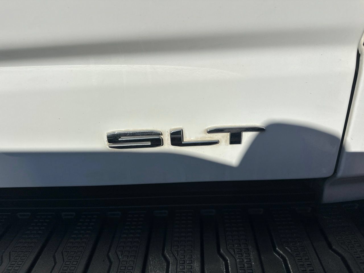Used 2023 GMC Sierra 1500 SLT w/ SLT Premium Plus Package AWD/4WD image 5