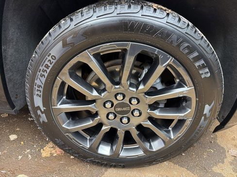 Used 2023 GMC Acadia Denali w/ Black Diamond Edition image 36