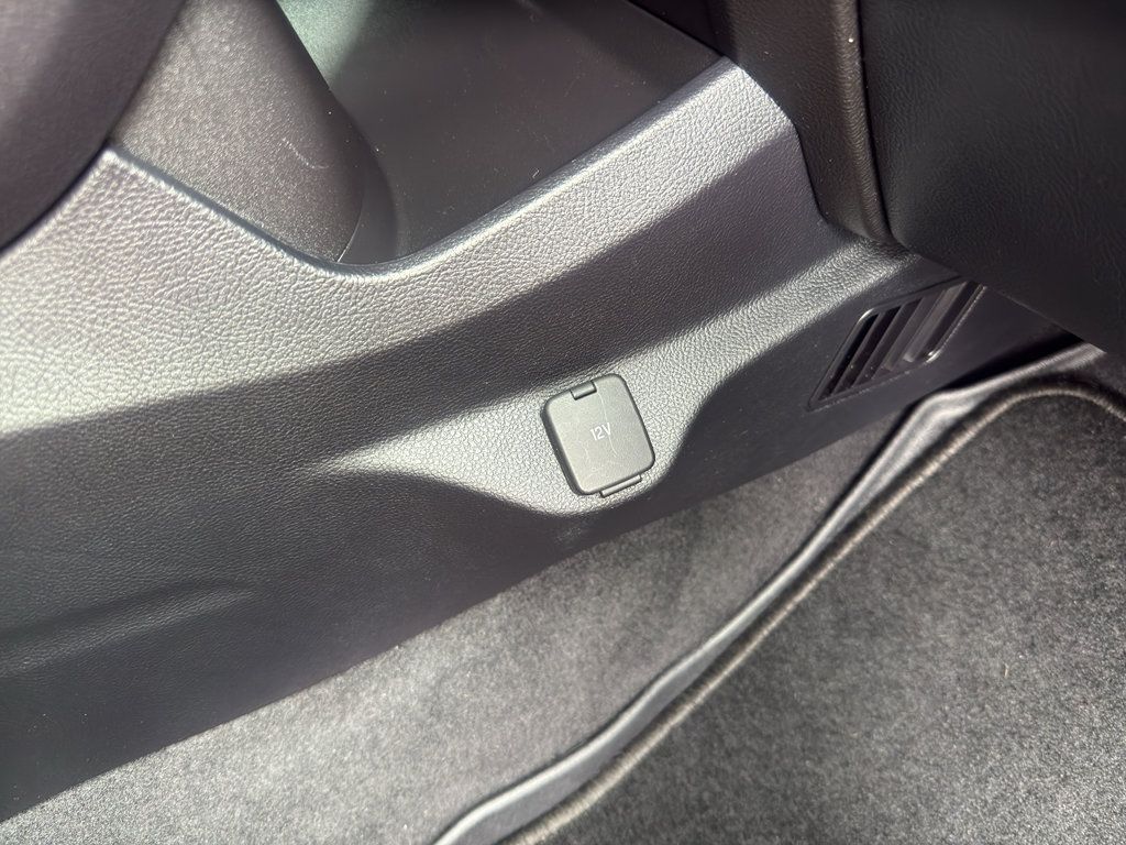 Used 2023 Ford Edge SE AWD/4WD image 27