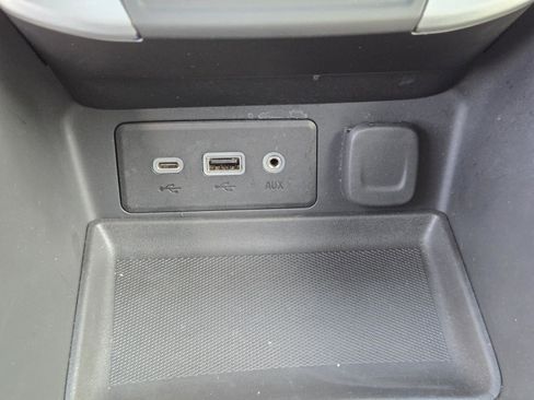 Used 2023 GMC Terrain SLE w/ Driver Convenience Package image 12