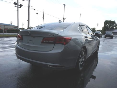 Used 2017 Acura TLX FWD image 5