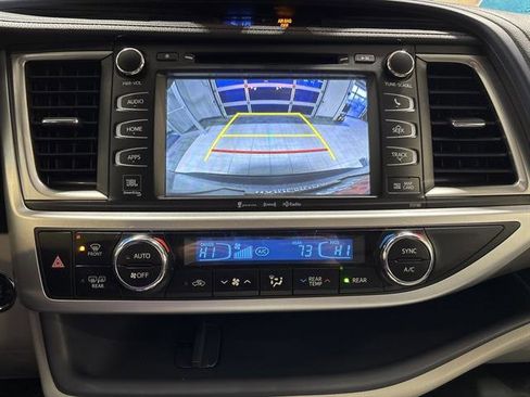 Used 2018 Toyota Highlander Limited image 11