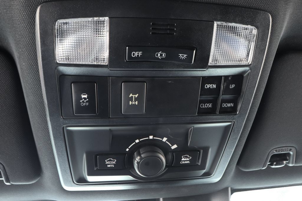 Used 2018 Toyota Tacoma TRD Off-Road AWD/4WD image 26