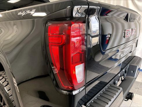 Used 2022 GMC Sierra 1500 Elevation image 34