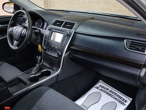 Used 2017 Toyota Camry LE image 26