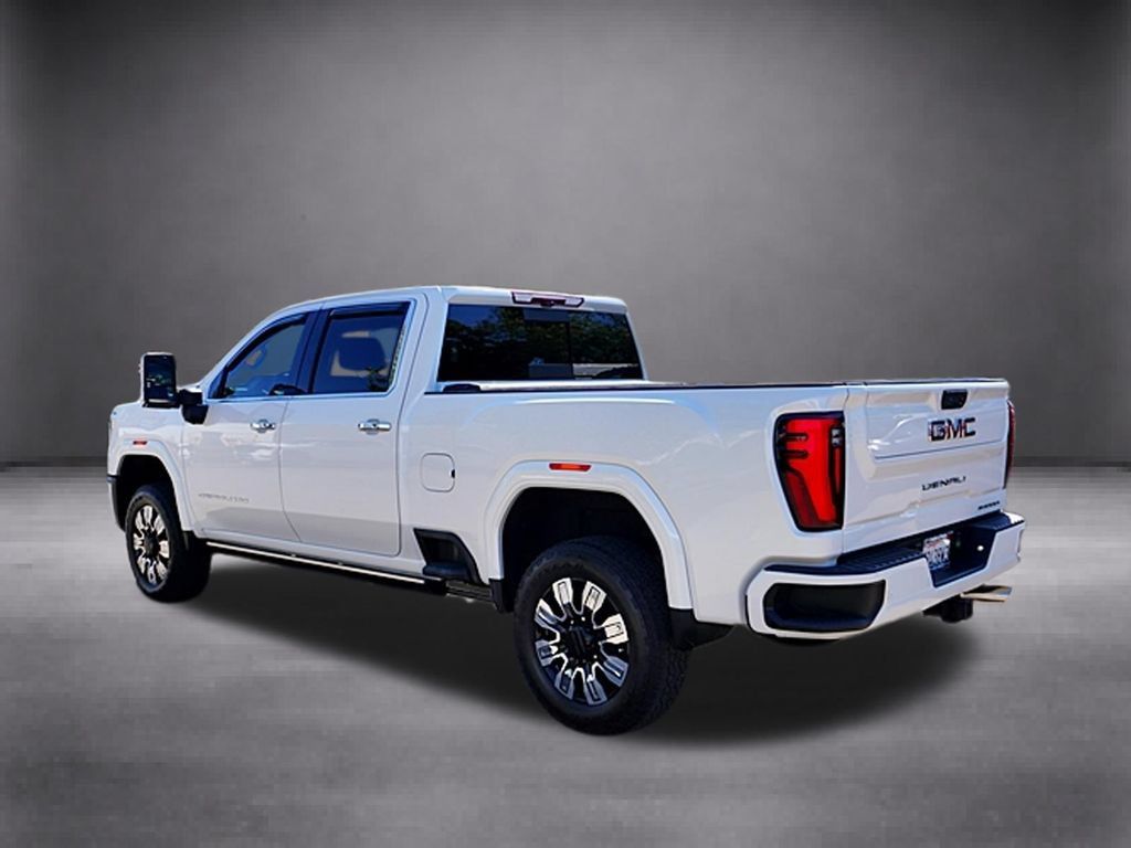 Used 2024 GMC Sierra 2500 Denali w/ Technology Package AWD/4WD image 7