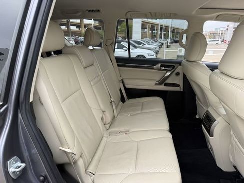 Used 2021 Lexus GX 460 Luxury w/ Off Road Package AWD/4WD image 32