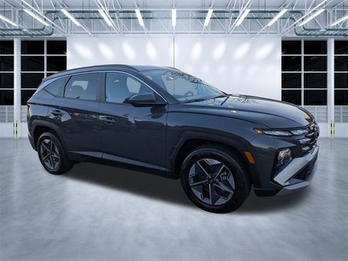 Certified 2025 Hyundai Tucson SEL image 2