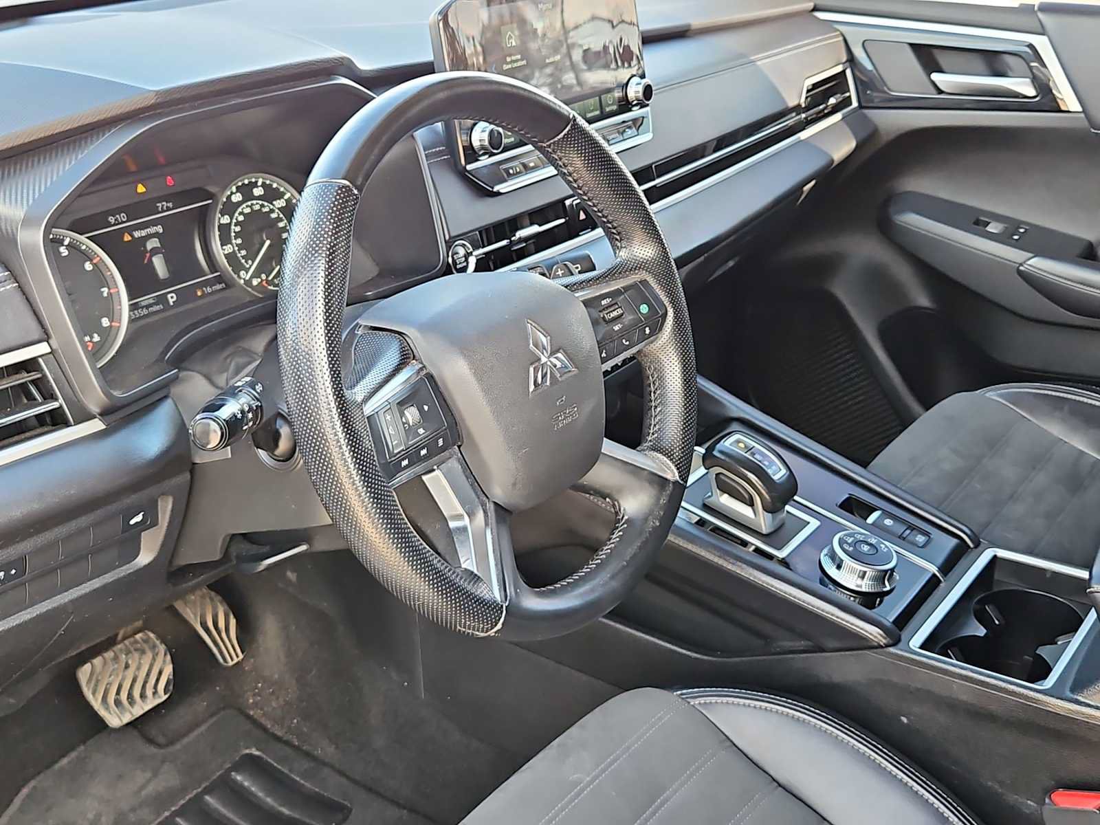 Used 2023 Mitsubishi Outlander SE FWD image 10
