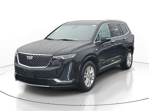Used 2024 Cadillac XT6 Luxury image 2