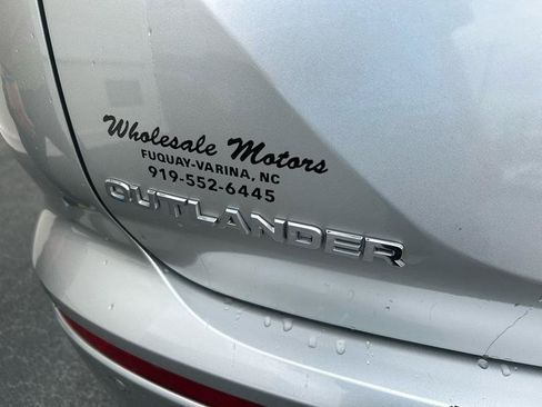 Used 2023 Mitsubishi Outlander ES FWD image 30
