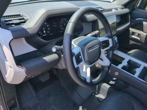 Used 2026 Land Rover Defender 110 X-Dynamic SE AWD/4WD image 7