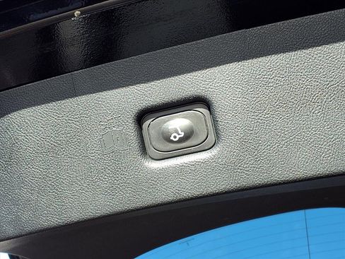 Used 2023 Lincoln Nautilus Reserve image 25