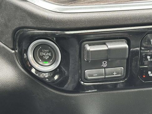 Used 2023 Chevrolet Silverado 1500 LTZ w/ LTZ Premium Package AWD/4WD image 27