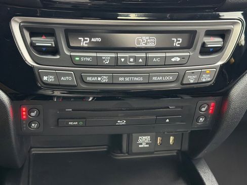 Used 2018 Honda Pilot Elite image 23