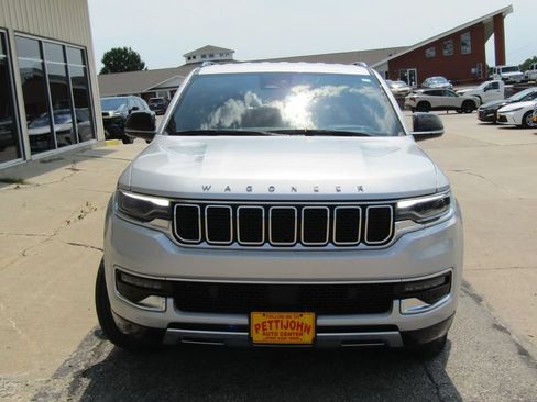 Used 2024 Jeep Wagoneer Series III AWD/4WD image 13