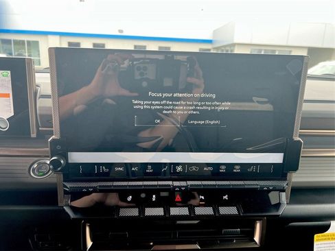 New 2025 GMC Hummer EV 2X image 13