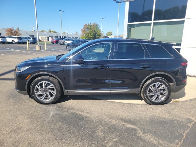 Certified 2024 Lincoln Corsair AWD image 3