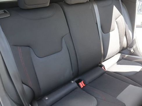 Used 2023 Jeep Renegade Trailhawk AWD/4WD image 14
