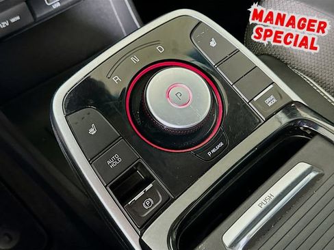 Used 2022 Kia Niro EX FWD image 19