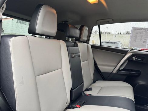 Used 2017 Toyota RAV4 Limited image 14