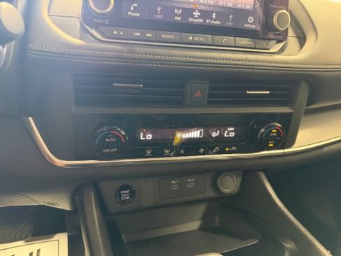 Used 2025 Nissan Rogue SV AWD/4WD image 22