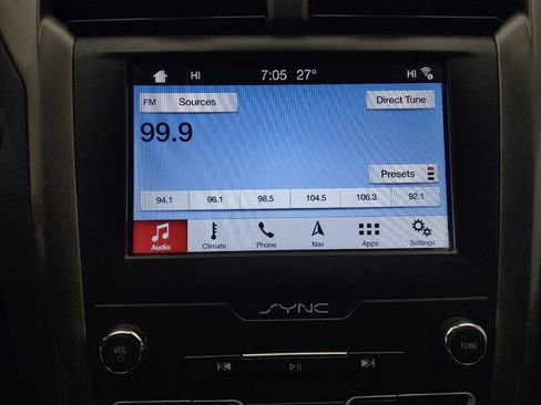 Used 2019 Ford Fusion SE image 25