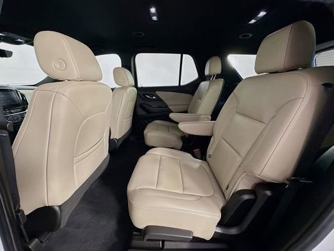 Used 2022 Chevrolet Traverse LT w/ LT Premium Package image 22