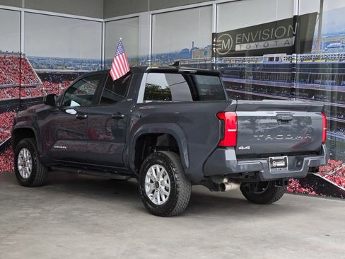 Used 2024 Toyota Tacoma SR5 AWD/4WD image 6