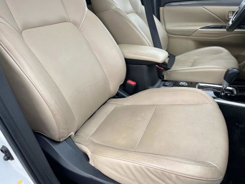 Used 2020 Mitsubishi Outlander GT image 28