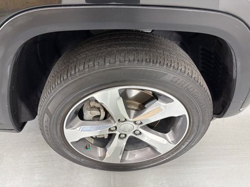 Used 2022 Jeep Grand Cherokee L Limited image 11